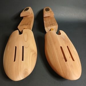 Stratton tree shoe keepers